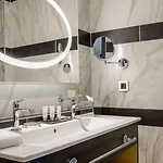 Ξενοδοχείο Niepce Paris, Curio Collection By Hilton Παρίσι