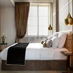 Niepce Paris, Curio Collection By Hilton Παρίσι