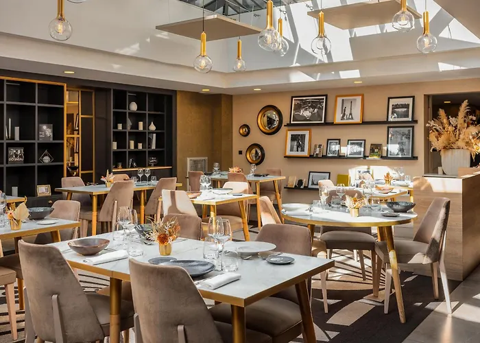 Niepce Paris, Curio Collection By Hilton Parigi