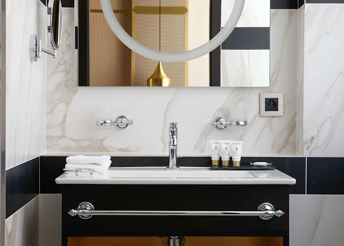 Niepce Paris, Curio Collection By Hilton 4*