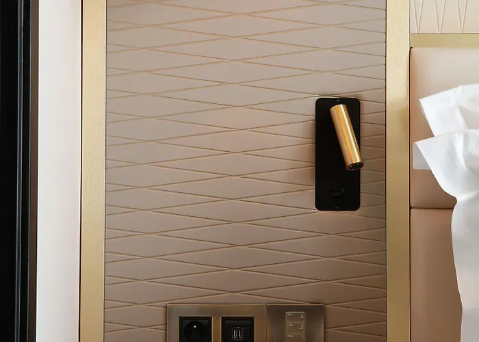 Hotel Niepce Paris, Curio Collection By Hilton Parigi