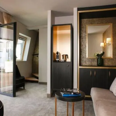 Hotel Niepce Paris, Curio Collection By Hilton