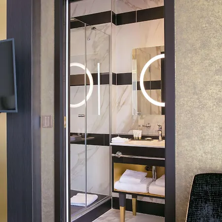 Hotel Niepce Paris, Curio Collection By Hilton 4*