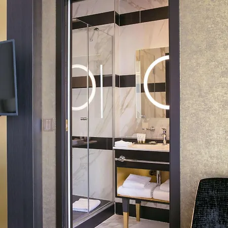 Niepce Paris, Curio Collection By Hilton Hotel