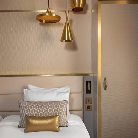 Niepce Paris, Curio Collection By Hilton Hotel Parigi
