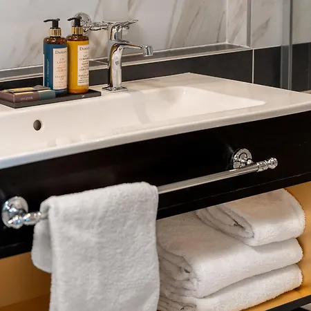 Niepce Paris, Curio Collection By Hilton 4* Parijs