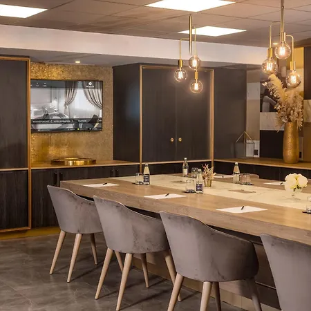 Hotel Niepce Paris, Curio Collection By Hilton