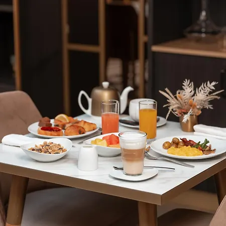 Hotel Niepce Paris, Curio Collection By Hilton
