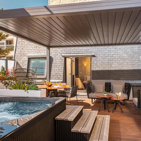 ニエプス キュリオ コレクション バイ ヒルトン