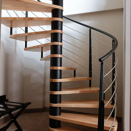 ニエプス キュリオ コレクション バイ ヒルトン 4*