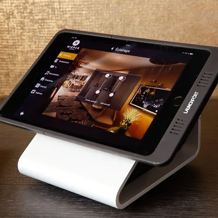 Niepce Paris, Curio Collection By Hilton Hotel