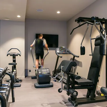 ニエプス キュリオ コレクション バイ ヒルトン 4*