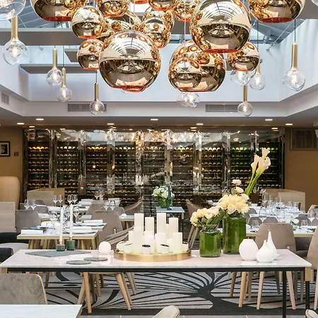 Niepce Paris, Curio Collection By Hilton Hotel Parijs