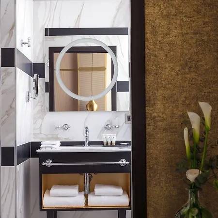 Niepce Paris, Curio Collection By Hilton Hotel 4*