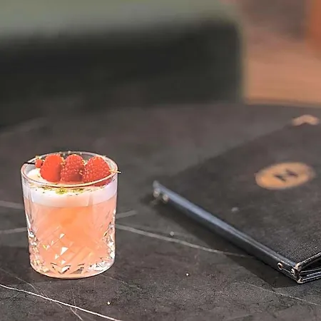 Niepce Paris, Curio Collection By Hilton Parigi