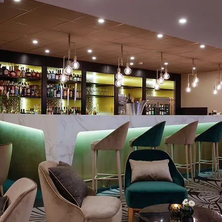 Hotel Niepce Paris, Curio Collection By Hilton Parigi