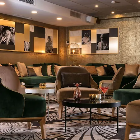 Niepce Paris, Curio Collection By Hilton Parigi