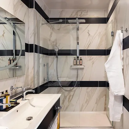 Hotel Niepce Paris, Curio Collection By Hilton 4*