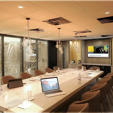 Hotel Niepce Paris, Curio Collection By Hilton 4*