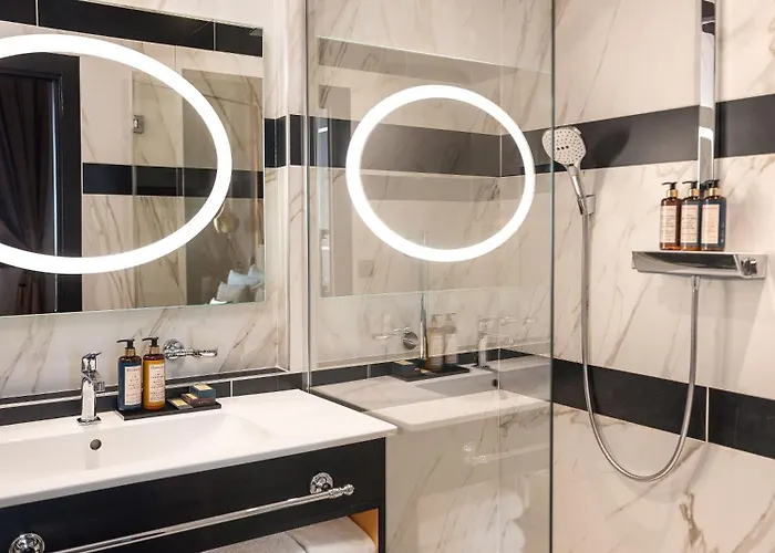 Hotel Niepce Paris, Curio Collection By Hilton