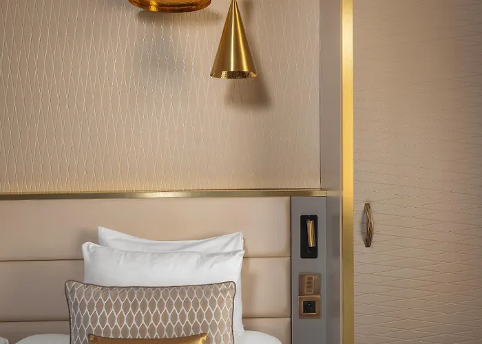 Niepce Paris, Curio Collection By Hilton Отель Париж