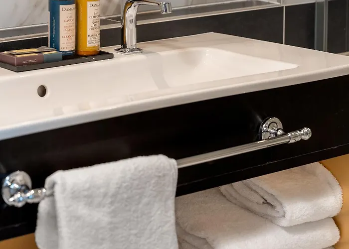 Niepce Paris, Curio Collection By Hilton 4* Paris