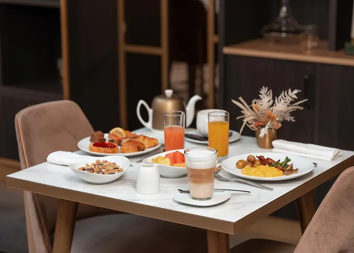 Hotel Niepce Paris, Curio Collection By Hilton