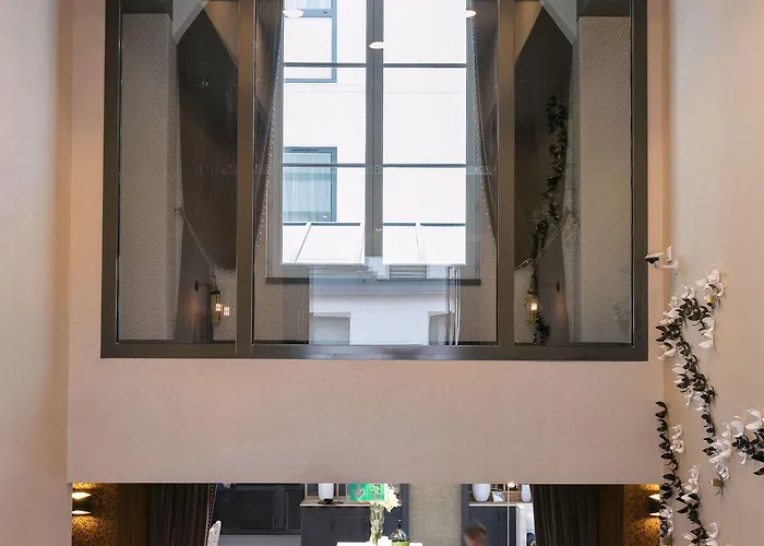 Hotel Niepce Paris, Curio Collection By Hilton