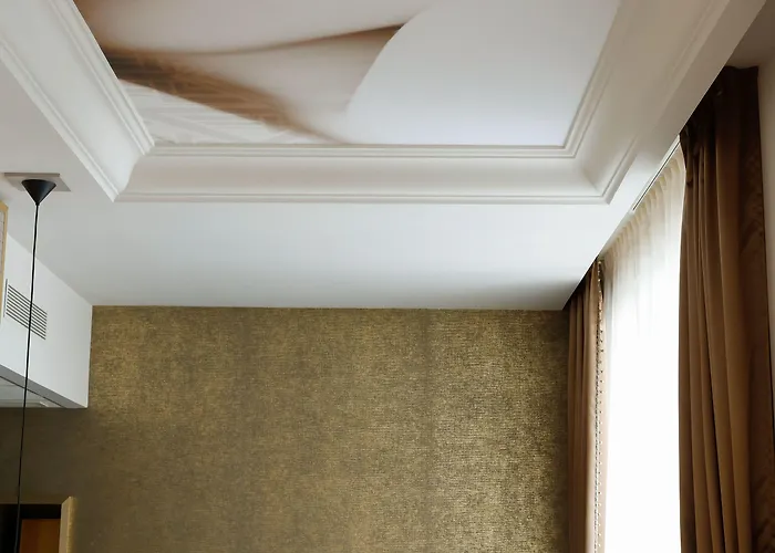 Hotel Niepce Paris, Curio Collection By Hilton 4*