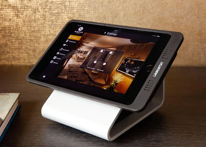 Niepce Paris, Curio Collection By Hilton Hotel