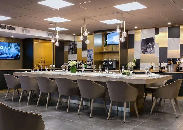 Hotel Niepce Paris, Curio Collection By Hilton