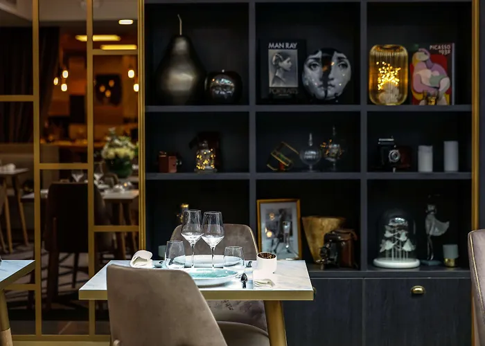Niepce Paris, Curio Collection By Hilton Hotel Paris
