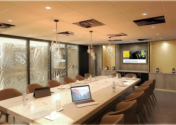 Hotel Niepce Paris, Curio Collection By Hilton 4*