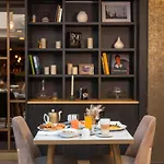 Niepce Paris, Curio Collection By Hilton 4* Párizs