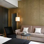 Niepce Paris, Curio Collection By Hilton Párizs